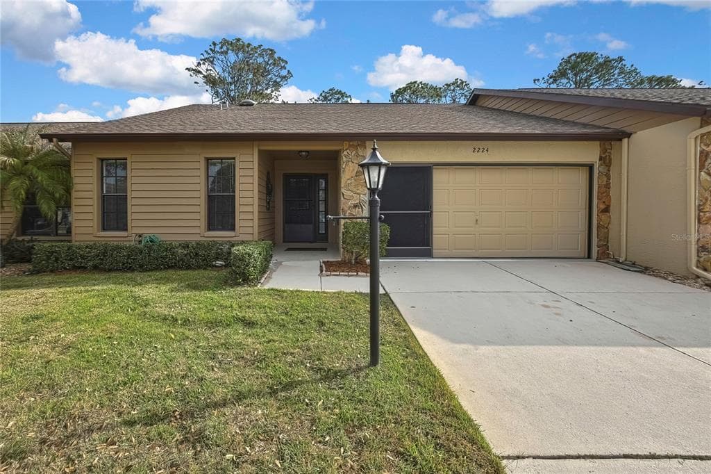 2224 VISTA ROYAL WAY SPRING HILL, FL 34606