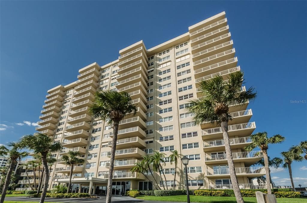 1621 GULF BOULEVARD UNIT PH-C CLEARWATER BEACH, FL 33767