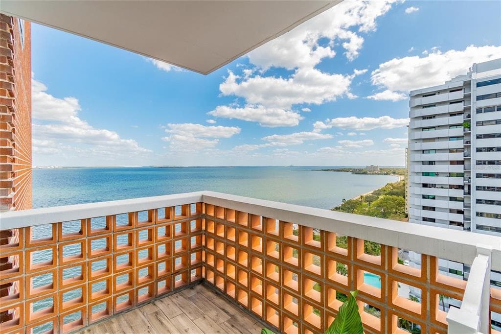 4015 BAYSHORE BOULEVARD UNIT 15F TAMPA, FL 33611