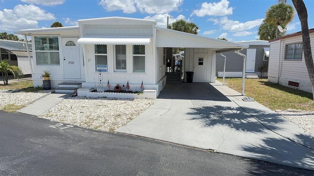 4851 W GANDY BOULEVARD UNIT B13L27 TAMPA, FL 33611