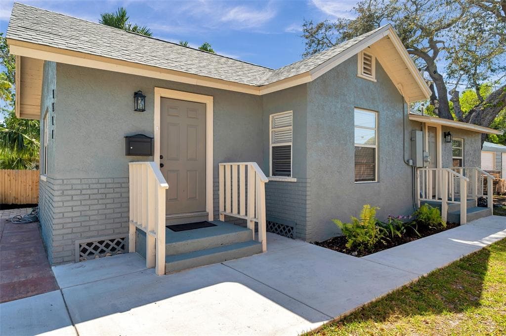 1811 QUINCY STREET S ST PETERSBURG, FL 33711
