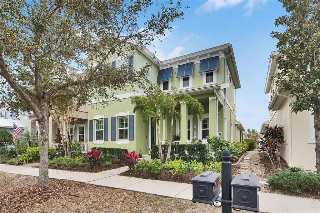 624 WINTERSIDE DRIVE APOLLO BEACH, FL 33572