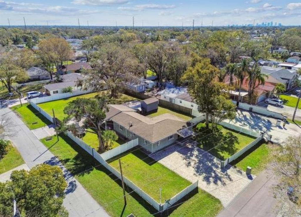 8025 N GOMEZ AVENUE TAMPA, FL 33614
