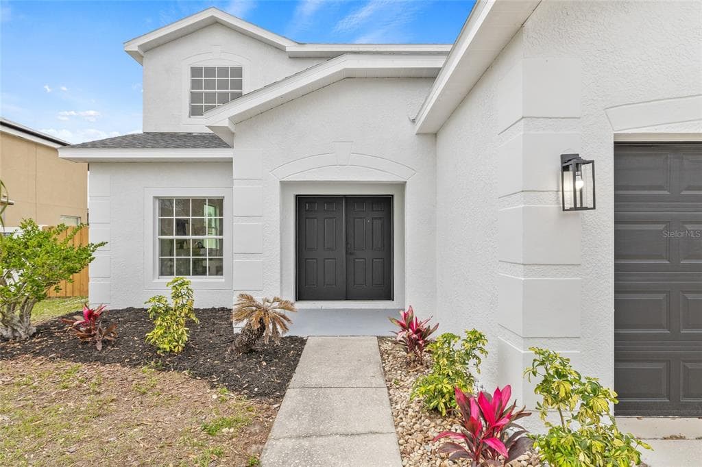 7604 DRAGON FLY LOOP GIBSONTON, FL 33534