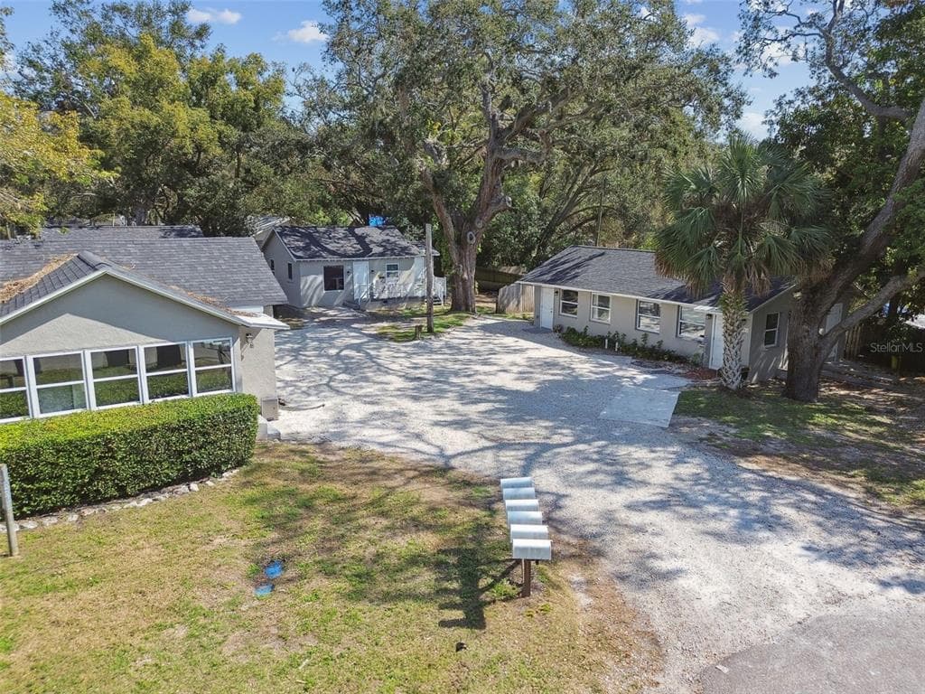 1527 SADLON AVENUE CLEARWATER, FL 33756