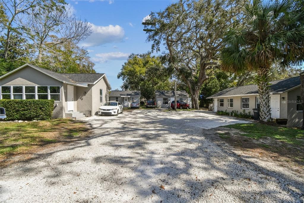 1529 SADLON AVENUE CLEARWATER, FL 33756