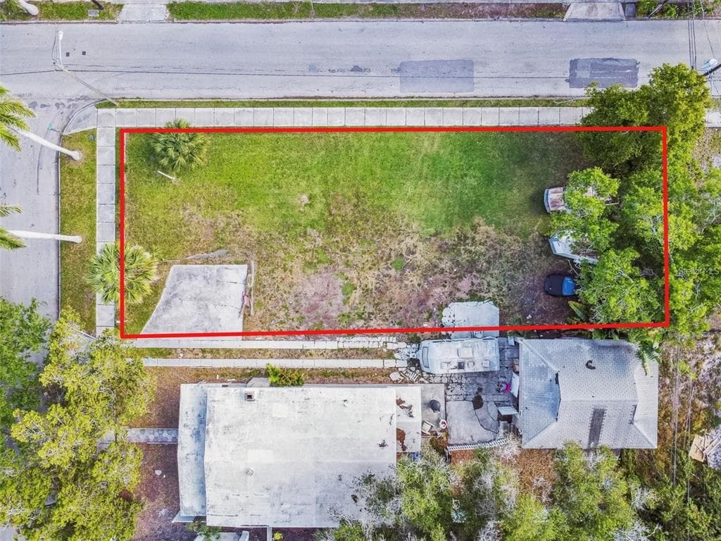 8TH STREET S ST PETERSBURG, FL 33705