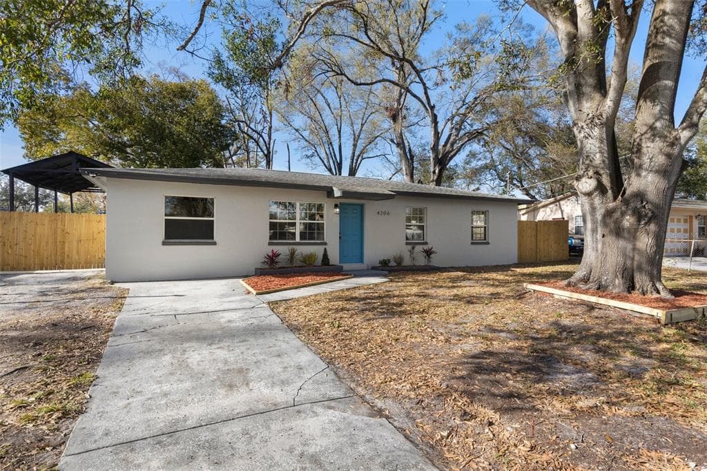 4206 EMPIRE PLACE TAMPA, FL 33610