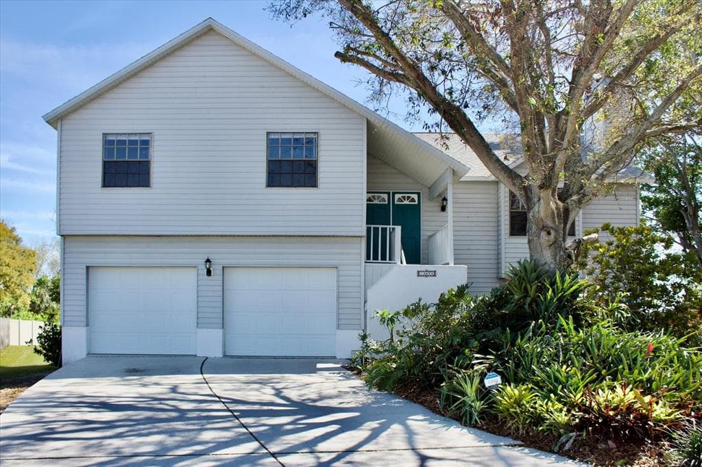 12693 PINEWAY DRIVE LARGO, FL 33773