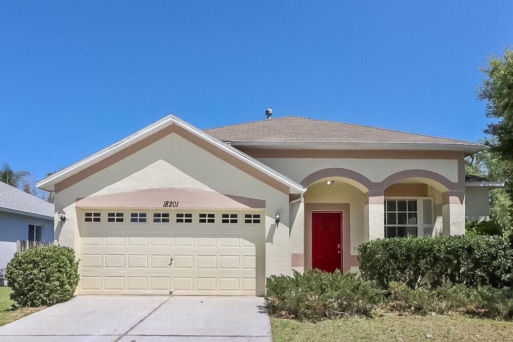 18201 HOLLY HILLS WAY TAMPA, FL 33647