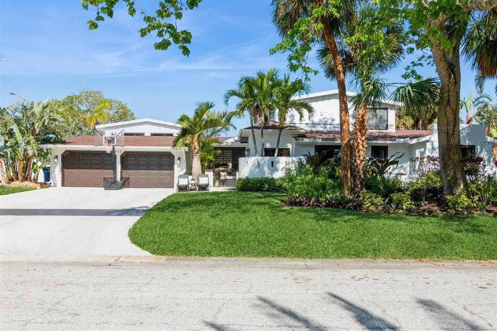 815 PARADISE WAY SARASOTA, FL 34242