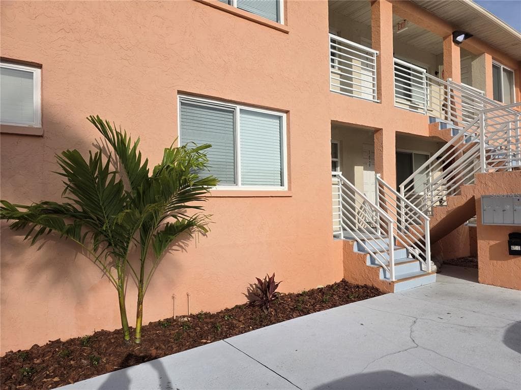 2820 DUPONT STREET S UNIT 203 GULFPORT, FL 33707