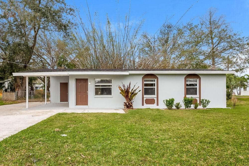 201 5TH AVENUE NW RUSKIN, FL 33570
