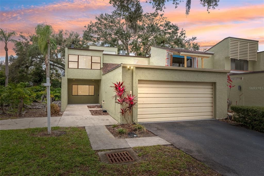 13502 PALMWOOD LANE UNIT 13502 TAMPA, FL 33618