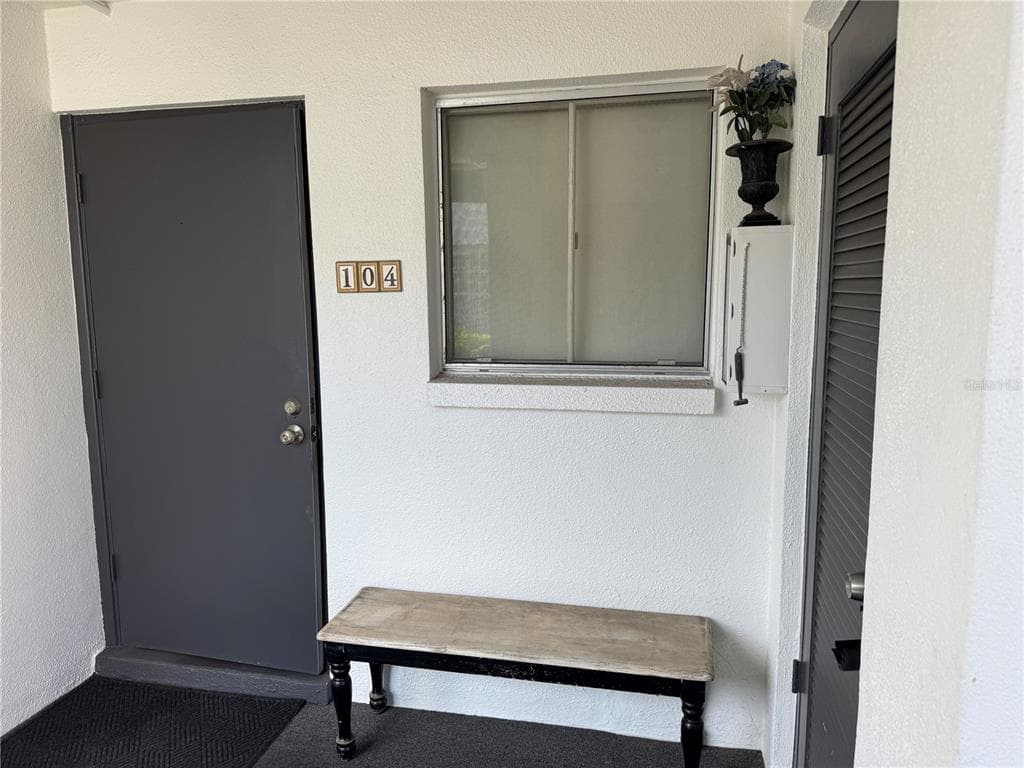 2944 W BAY DRIVE UNIT 104 BELLEAIR BLUFFS, FL 33770
