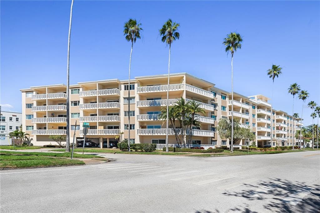 1200 N SHORE DRIVE NE UNIT 109 ST PETERSBURG, FL 33701