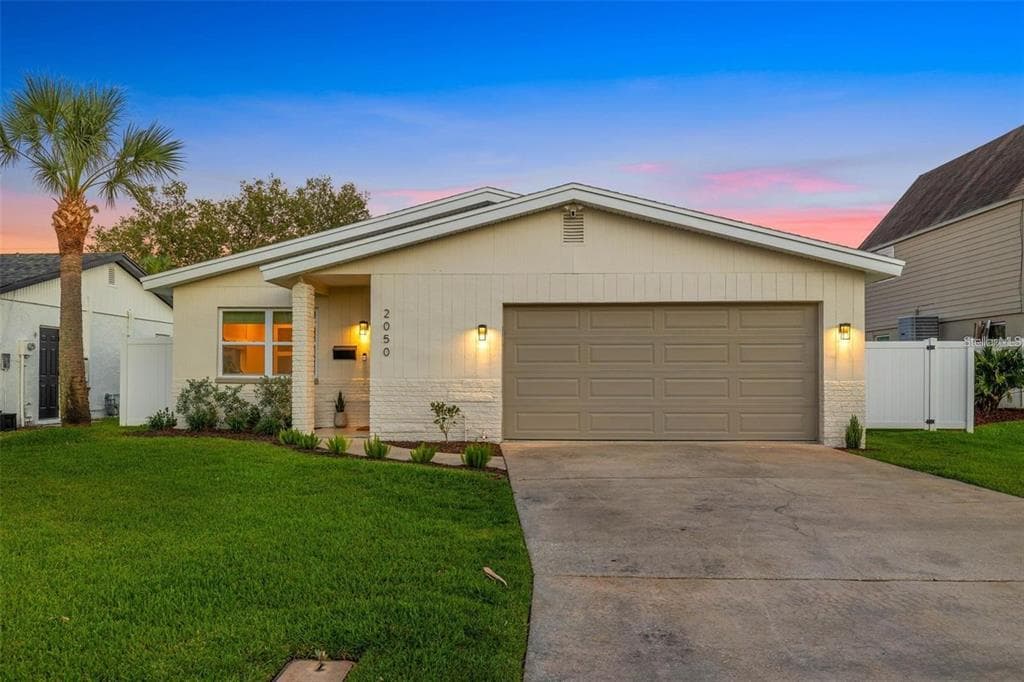 2050 BAYOU GRANDE BOULEVARD NE ST PETERSBURG, FL 33703