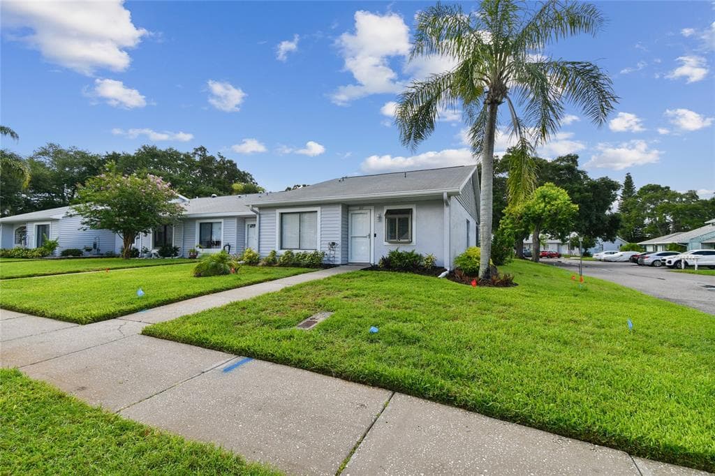 211 SOMERSET CIRLE N DUNEDIN, FL 34698