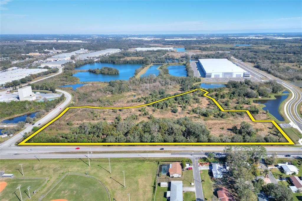 674 PARK ROAD PLANT CITY, FL 33566
