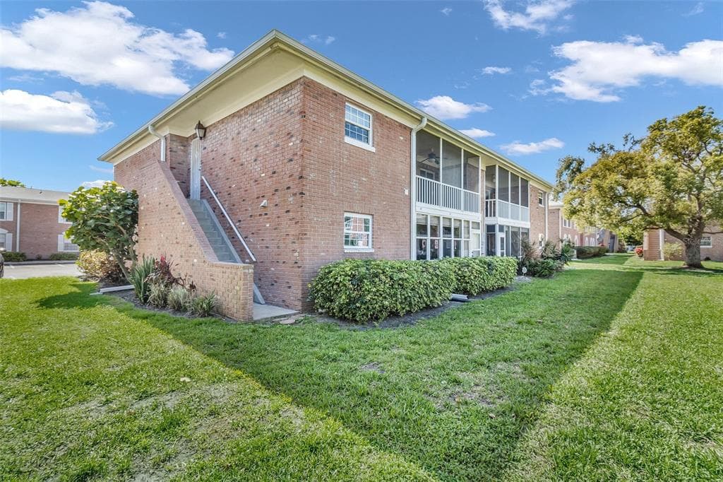3847 35TH WAY S UNIT 108 ST PETERSBURG, FL 33711