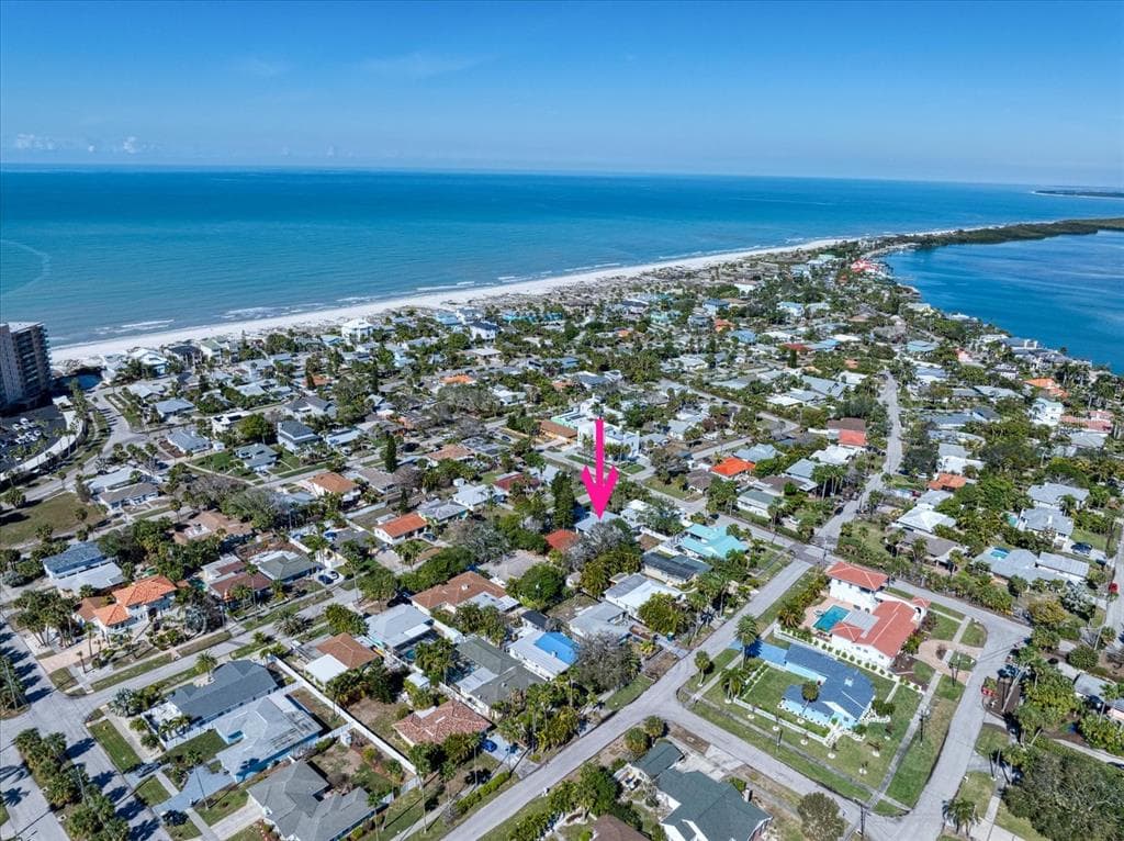 929 LANTANA AVENUE CLEARWATER BEACH, FL 33767