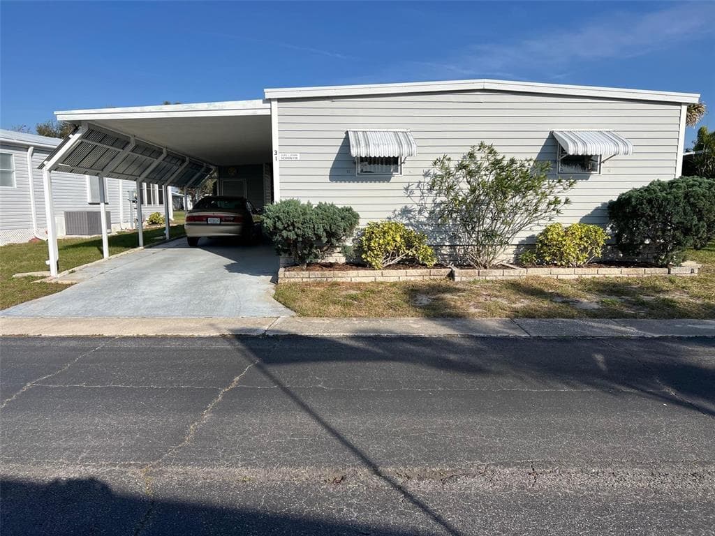 31 THATCH PALM STREET W LARGO, FL 33770