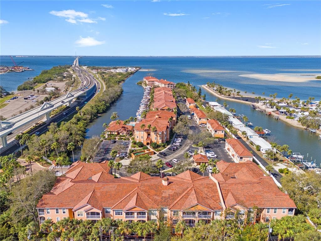5000 CULBREATH KEY WAY UNIT 4-204 TAMPA, FL 33611
