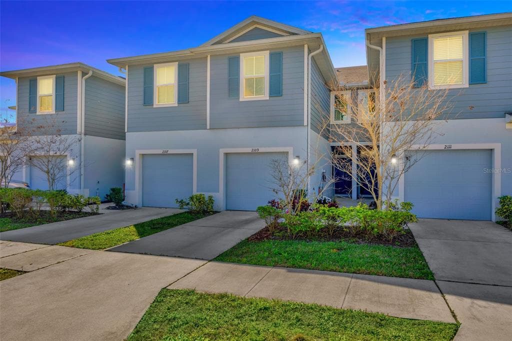 2109 LACEFLOWER DRIVE BRANDON, FL 33510