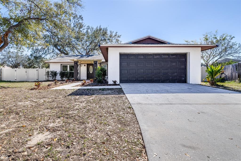 705 CLIMATE DRIVE BRANDON, FL 33511