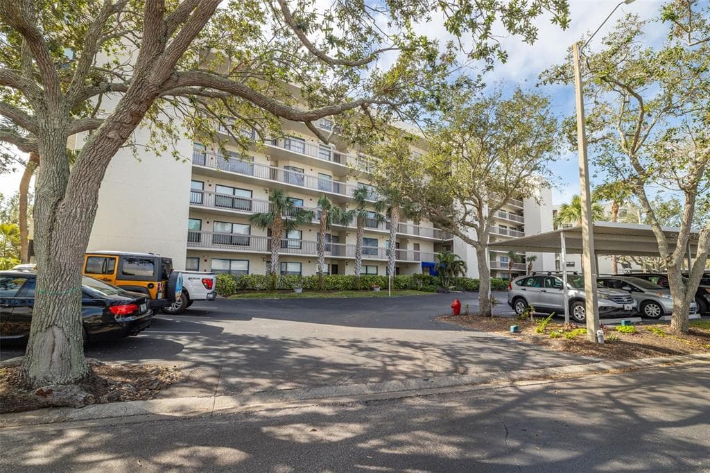1316 PASADENA AVENUE S UNIT 204 SOUTH PASADENA, FL 33707