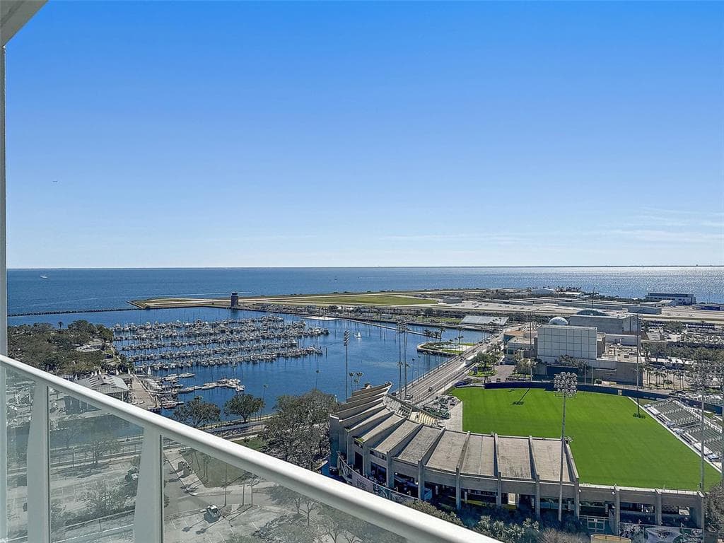 175 1ST STREET S UNIT 2106 ST PETERSBURG, FL 33701