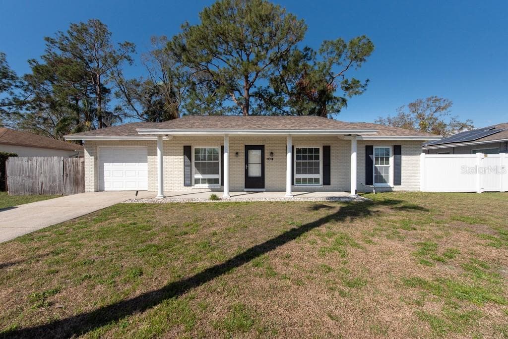 6818 ROBINSWOOD LANE TAMPA, FL 33634