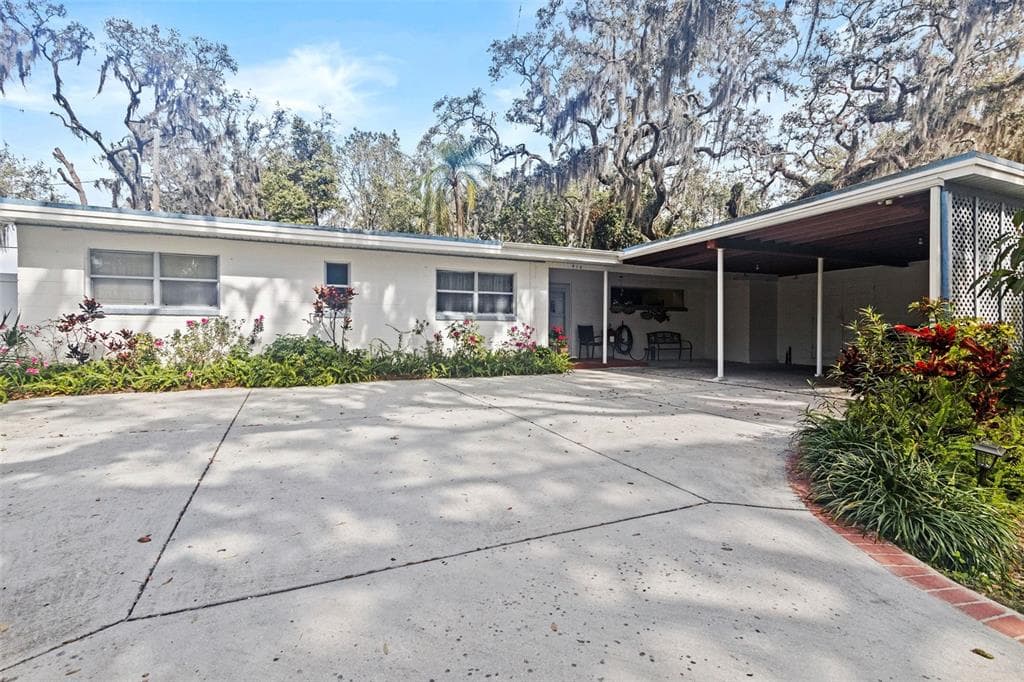 410 BERWICK AVENUE TEMPLE TERRACE, FL 33617