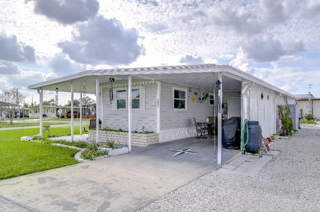 4641 MADISON AVENUE ZEPHYRHILLS, FL 33541