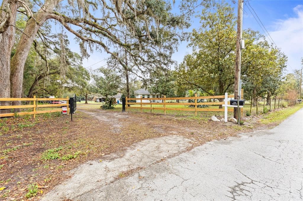 226 BENES ROAD BROOKSVILLE, FL 34604