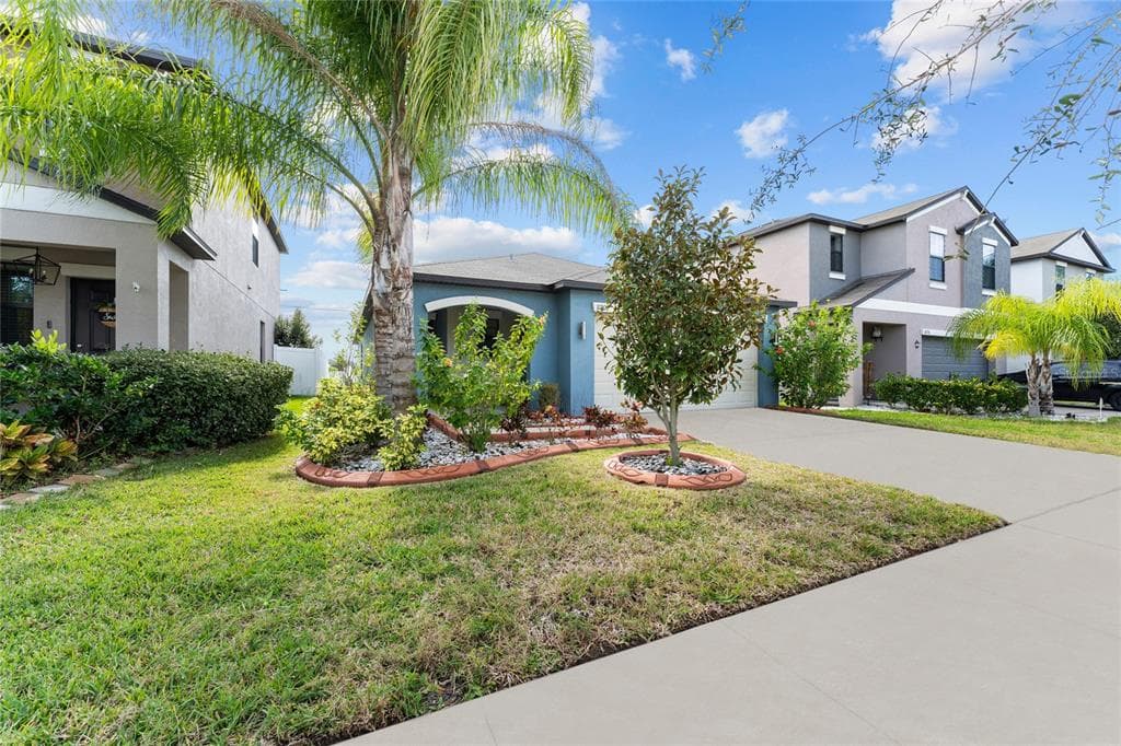10208 CARLOWAY HILLS DRIVE WIMAUMA, FL 33598