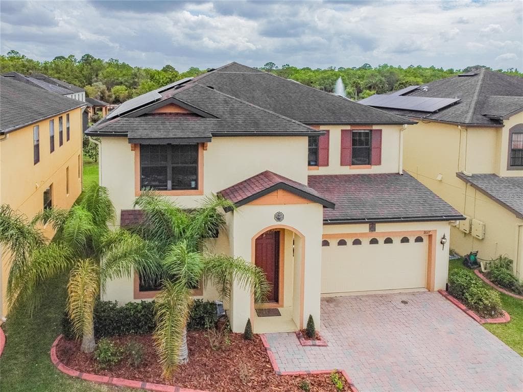 11027 TAHITI ISLE LANE TAMPA, FL 33647