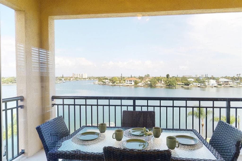 10315 GULF BOULEVARD UNIT 310 ST PETERSBURG, FL 33706