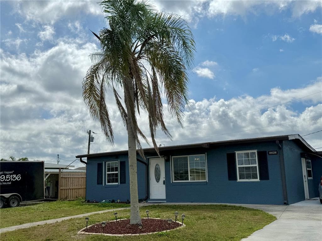6243 MAYBERRY AVENUE NORTH PORT, FL 34287