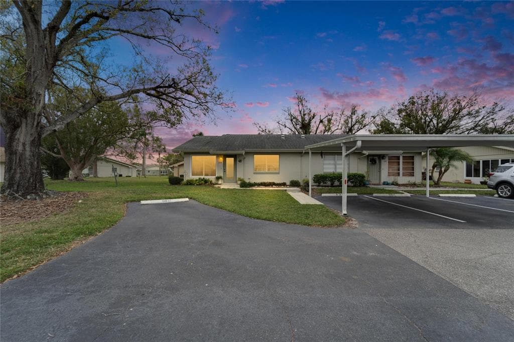 330 GLOUCESTER BOULEVARD SUN CITY CENTER, FL 33573