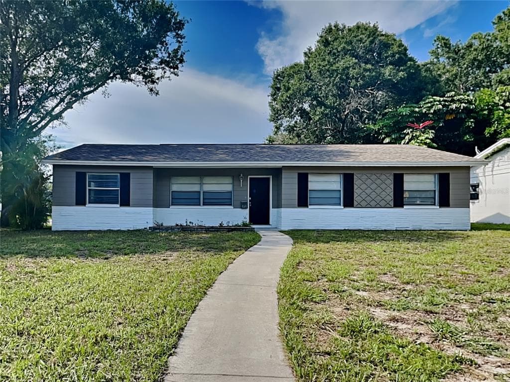 545 55TH AVENUE NE ST PETERSBURG, FL 33703