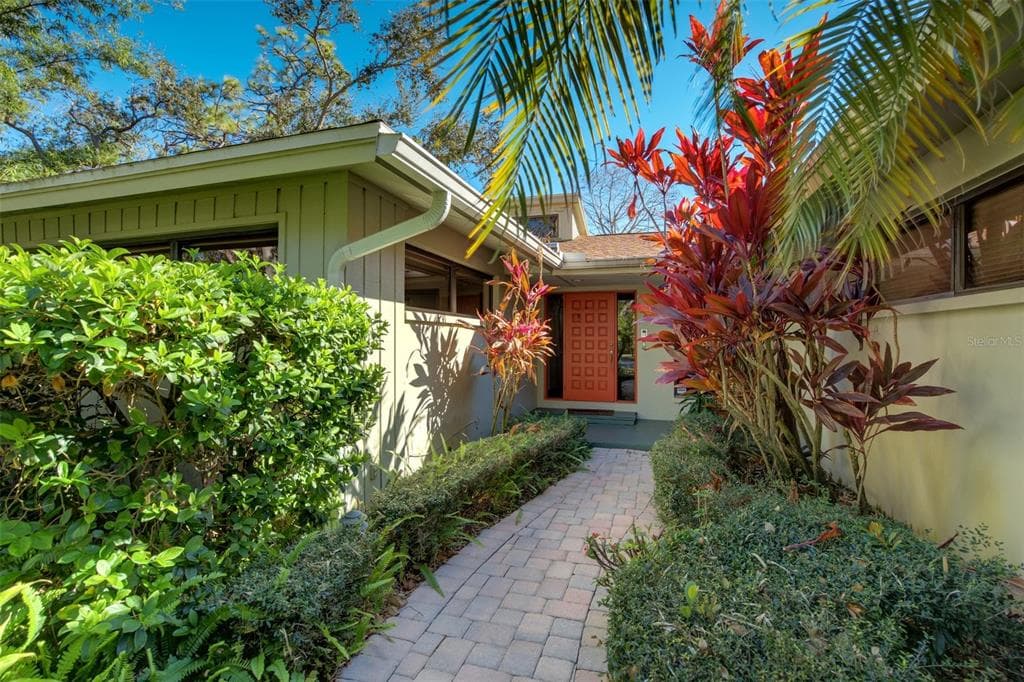 1672 WINDING CREEK ROAD DUNEDIN, FL 34698