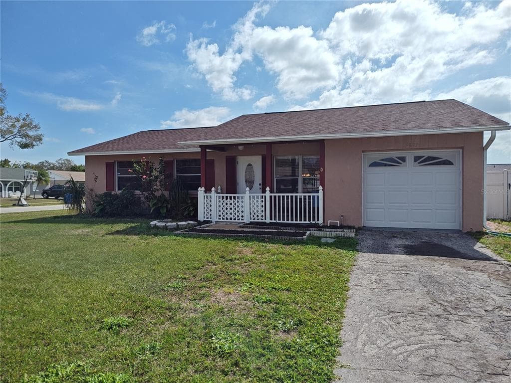 7992 SMOKETREE COURT LARGO, FL 33773