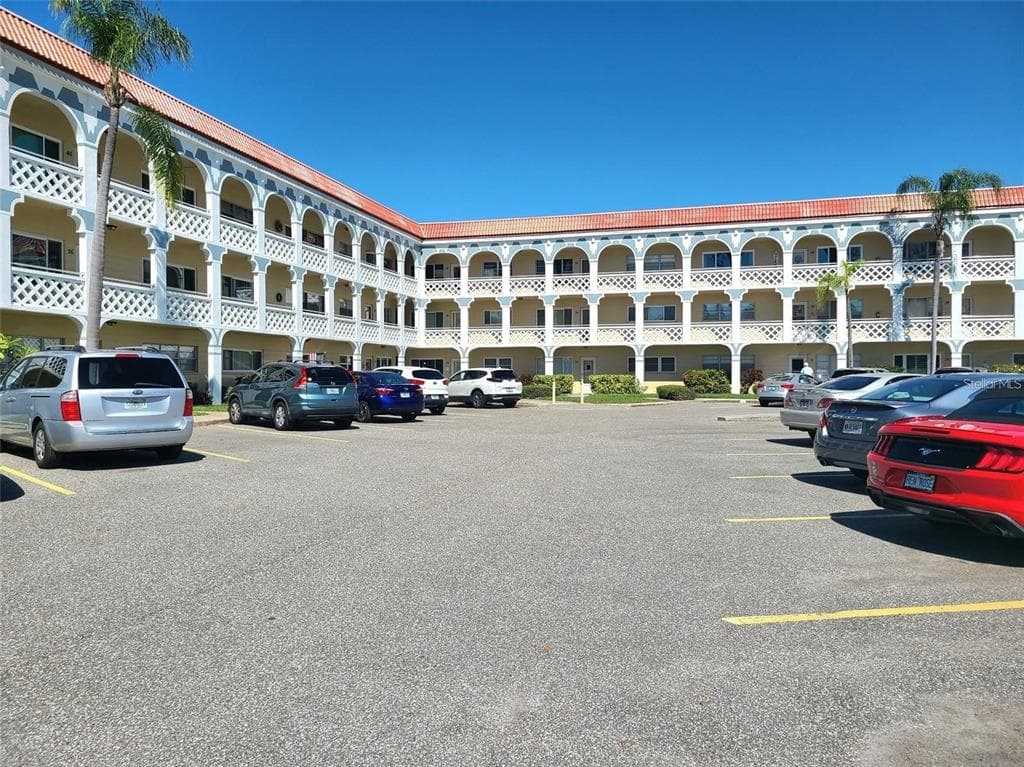 2404 FLORENTINE WAY UNIT 52 CLEARWATER, FL 33763