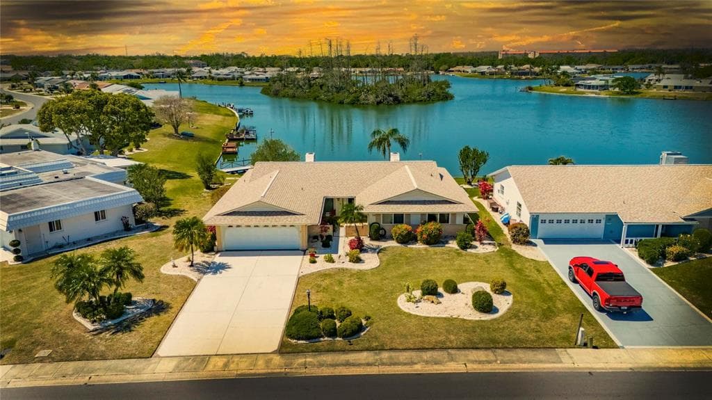 1504 VALLEY FORGE BOULEVARD SUN CITY CENTER, FL 33573