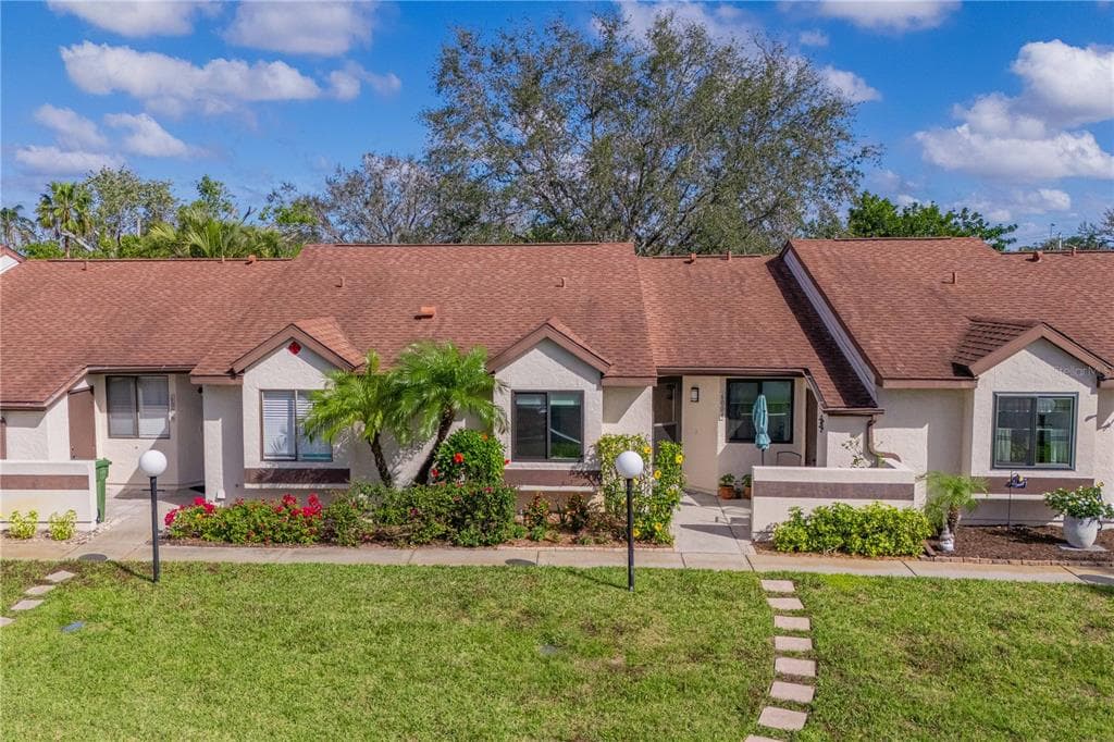 6004 36TH AVENUE CIRCLE W UNIT B BRADENTON, FL 34209