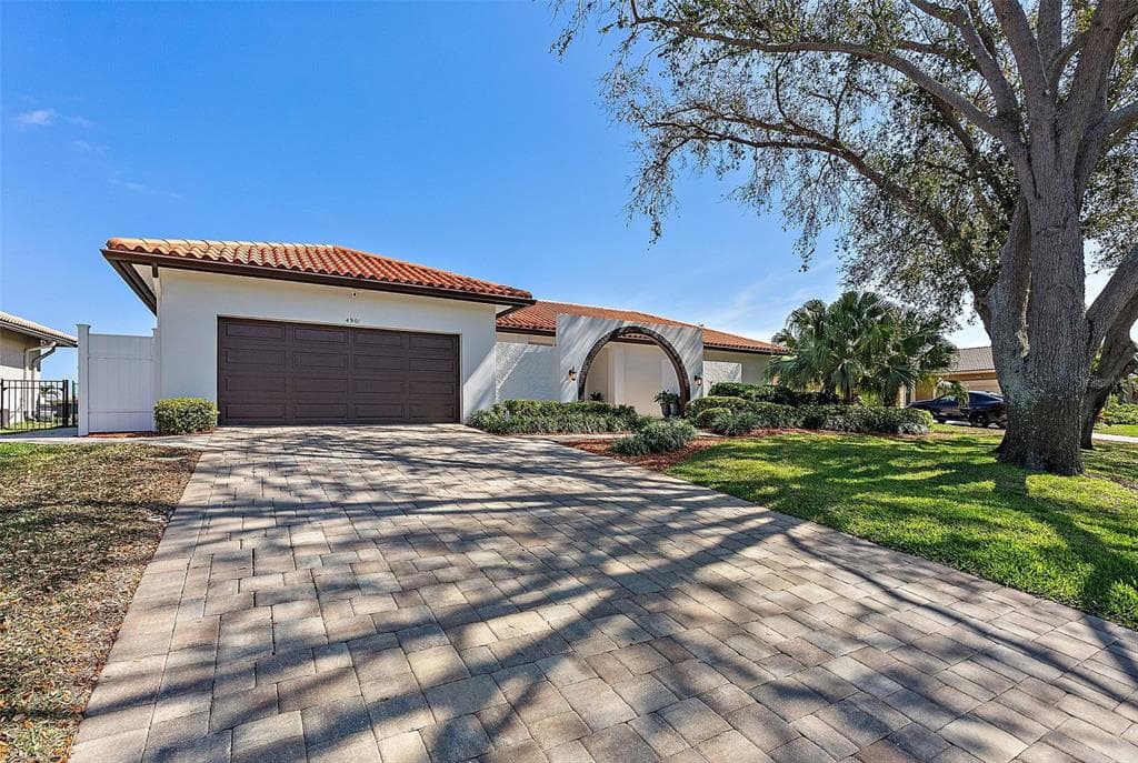 4901 LANSING ST NE ST PETERSBURG, FL 33703