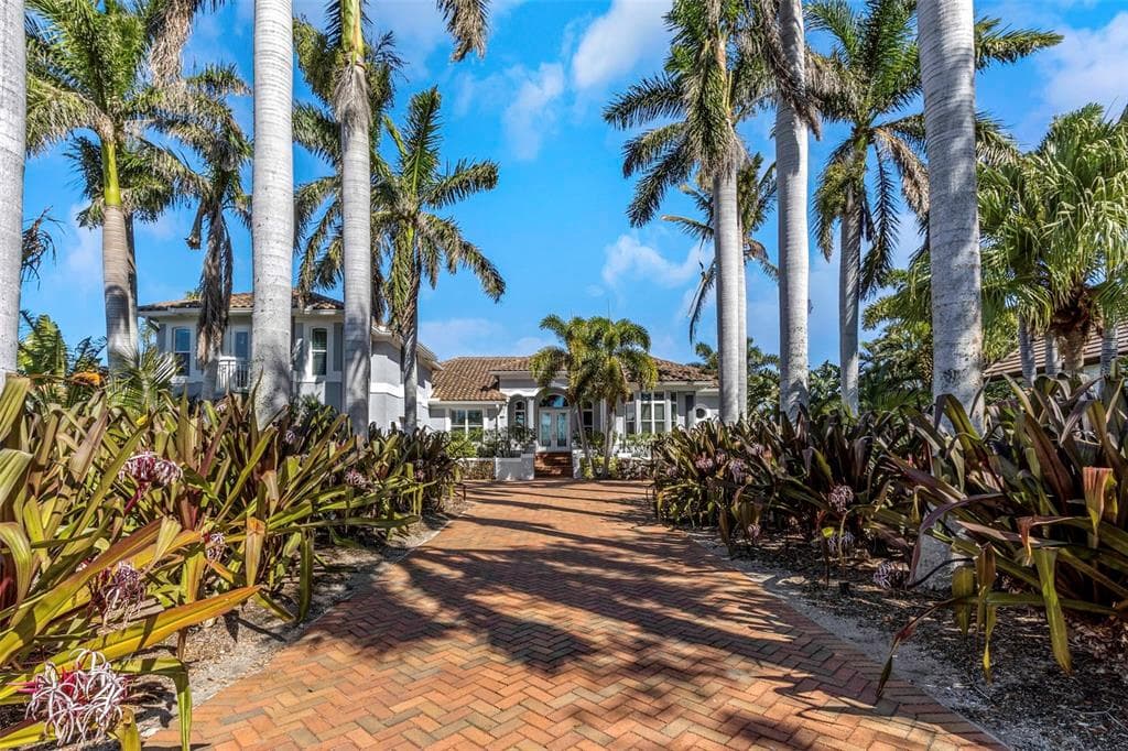 6305 PASADENA POINT BOULEVARD GULFPORT, FL 33707