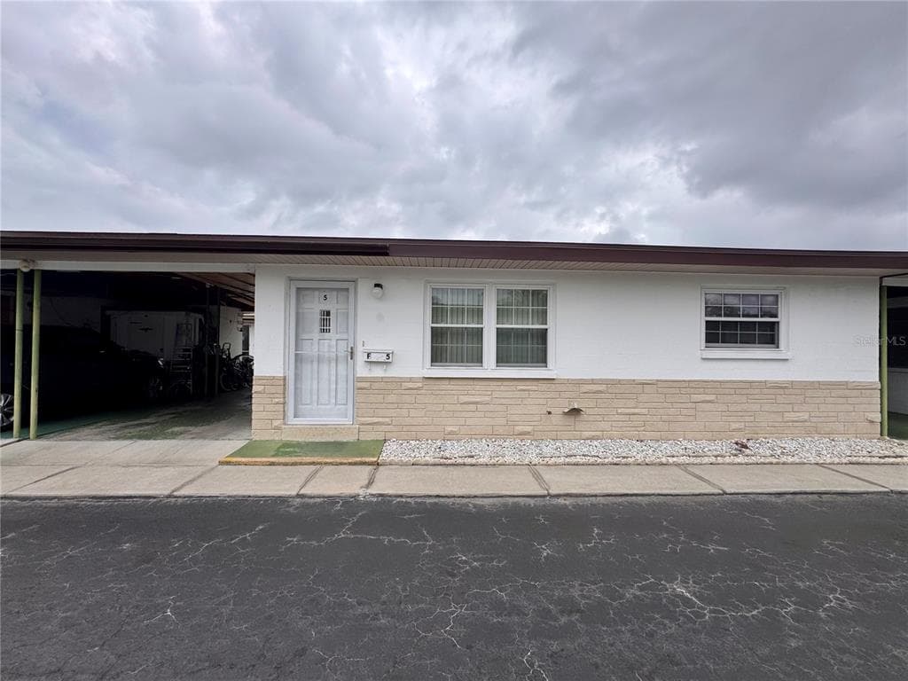 6165 58TH STREET N UNIT 5F ST PETERSBURG, FL 33709