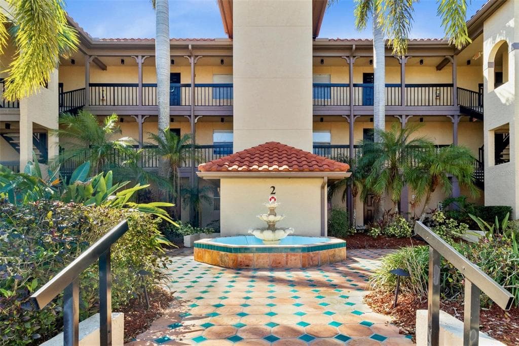 2400 FEATHER SOUND DRIVE UNIT 214 CLEARWATER, FL 33762